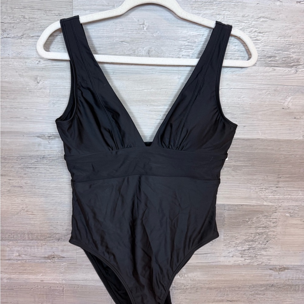 NWT Quince Italian Plunge One-Piece Swimsuit - Black - Medium